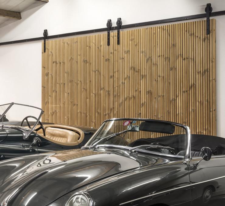 Wooden sliding door Classic Cars