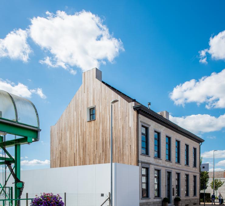 Bardage en bois showroom De Keukenarchitecten Denderleeuw