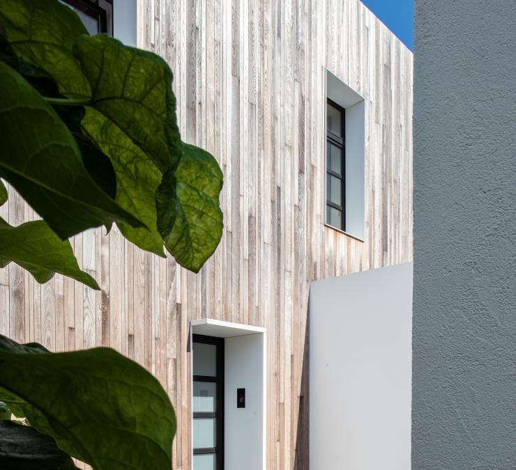 Timber cladding showroom De Keukenarchitecten Denderleeuw