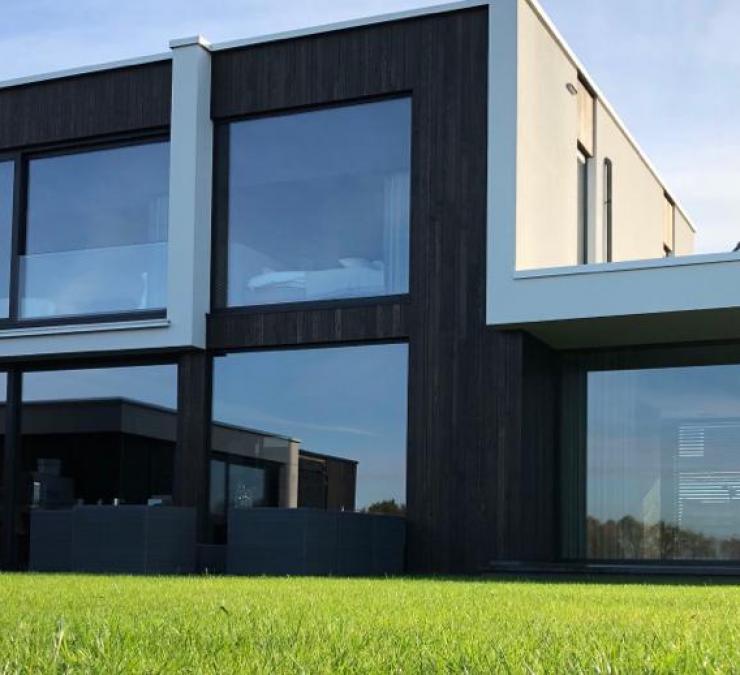 Timber cladding modern home Vlijmen