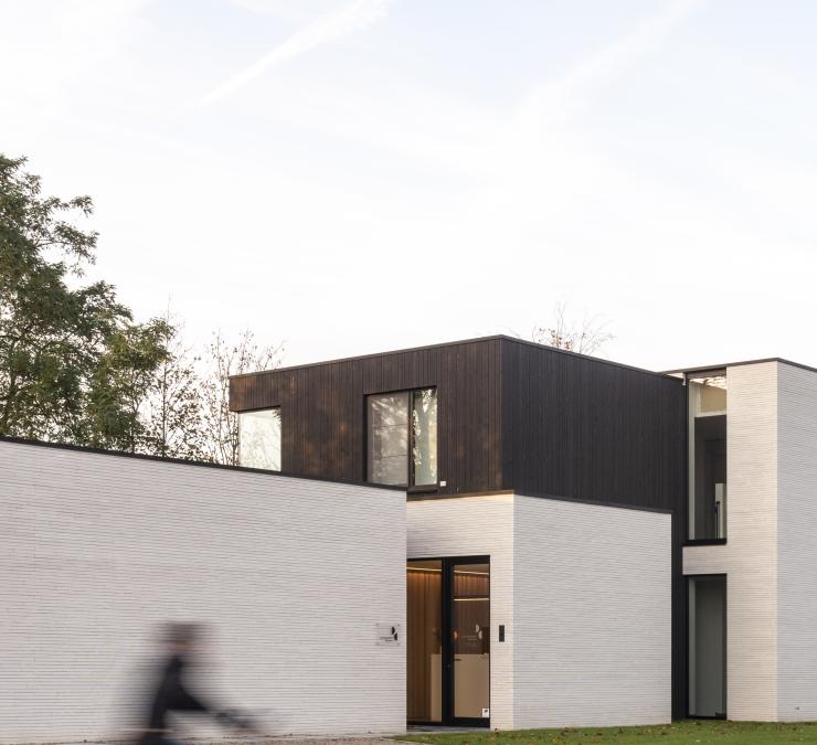 Timber cladding in HOTwood pine SV+QC black oiled