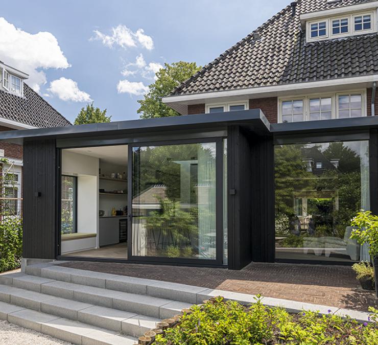 Houten aanbouw woning HOTwood naaldhout Plus line QC zwart geolied Houten aanbouw woning HOTwood naaldhout Plus line QC zwart geolied