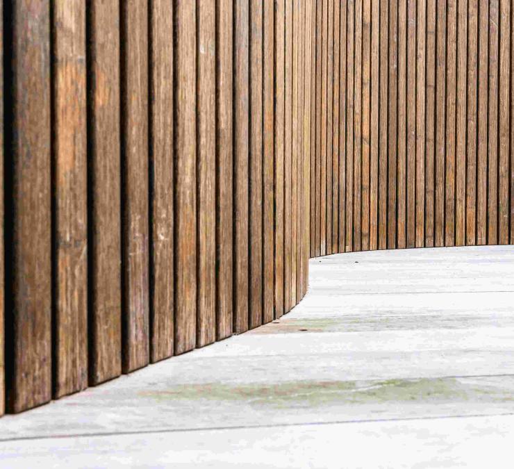 HOTwood bamboo fence garden with curves