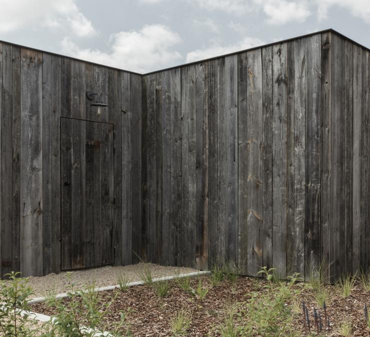 Wooden extension with barnwood cladding