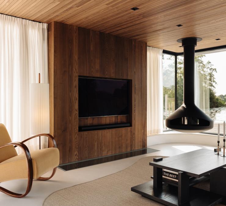 Ceiling in HOTwood ash with recessed lights